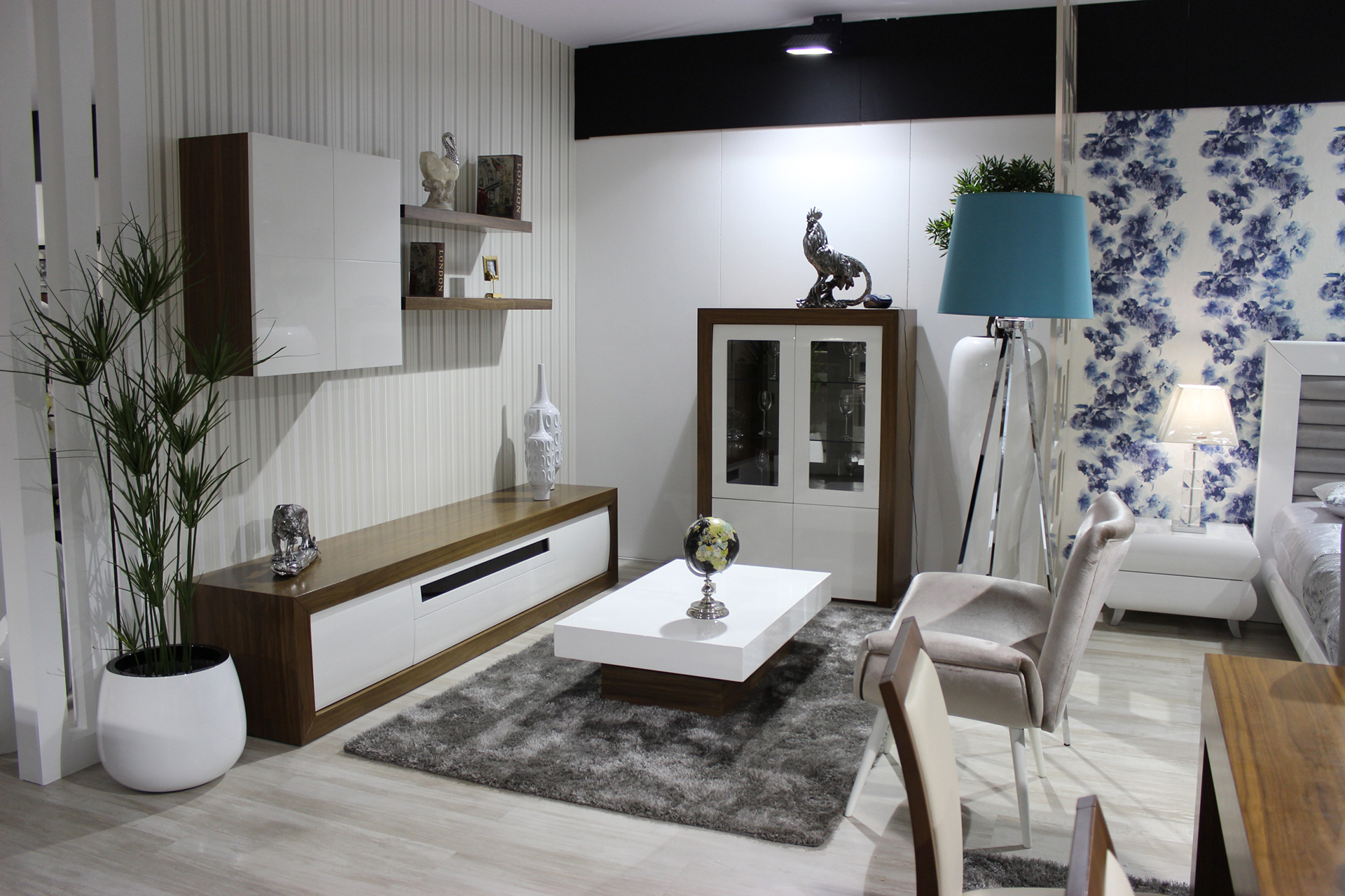 Sala Estar Luz em Nogueira c/ Frentes em Lacado Alto Brilho